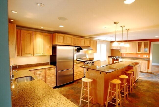 Foto del edificio - 18319 Ashworth Ave N