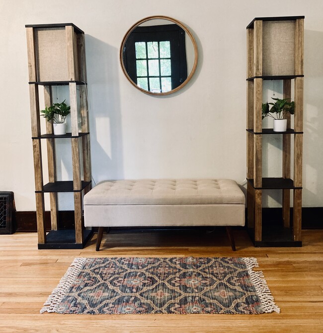 Entrence - 113 Fairview St
