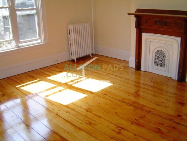 Building Photo - Single-Family House for Rent in Allston, Walk to BU Campus, In-Unit Washer and Dryer, Parking for...