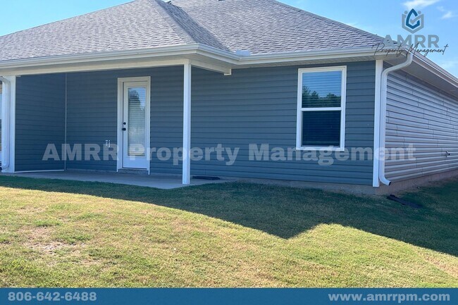 Building Photo - $995 MOVE IN SPECIAL-Cozy 3-Bedroom Home –...