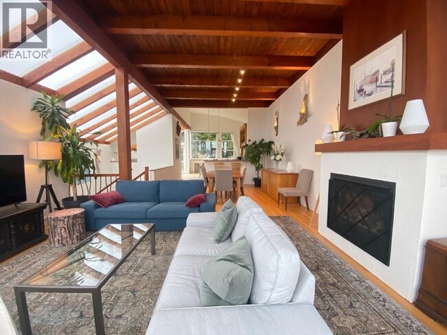 Photo du bâtiment - 1 251 6 STREET