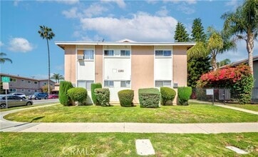 Building Photo - 1381 Burwood St