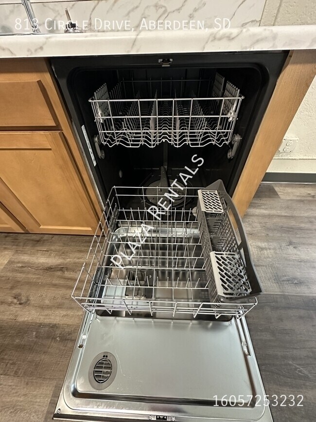 Building Photo - 920 N 2nd St