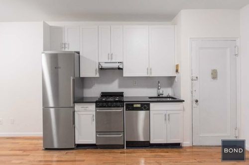 Foto del edificio - 443 W 51st St