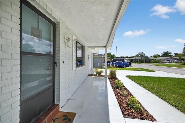 Building Photo - 7725 Summertree Ln