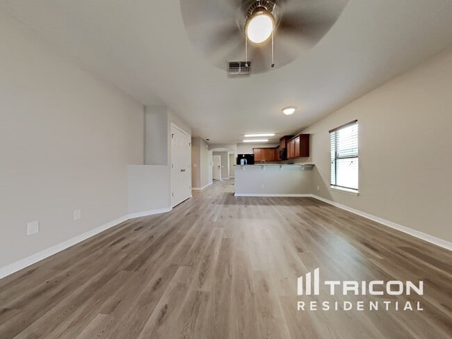 Building Photo - 591 Swallowtail Dr