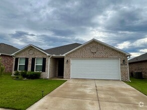 Building Photo - 8109 Dogwood Dr