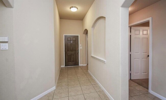 Foto del edificio - 6351 Bain Dr