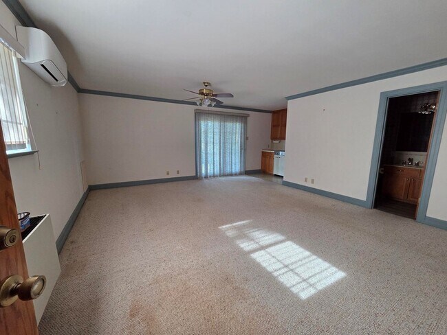 Foto del edificio - 2212 Rock Creek Dr