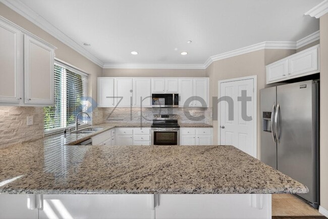 Building Photo - 5775 Cam Del Cielo