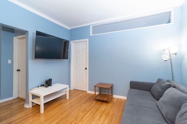 Foto del edificio - 341 E 79th St