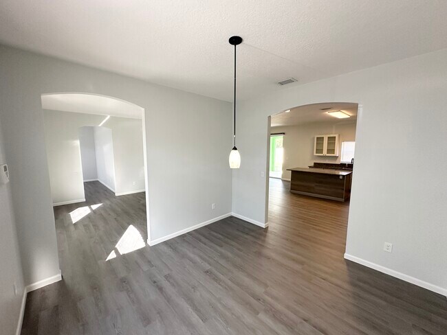 Foto del edificio - 15 Zephyr Lily Pl