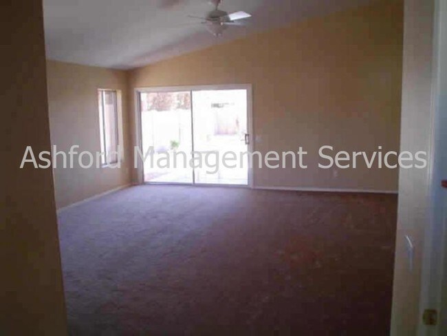 Building Photo - 657 W Gail Dr