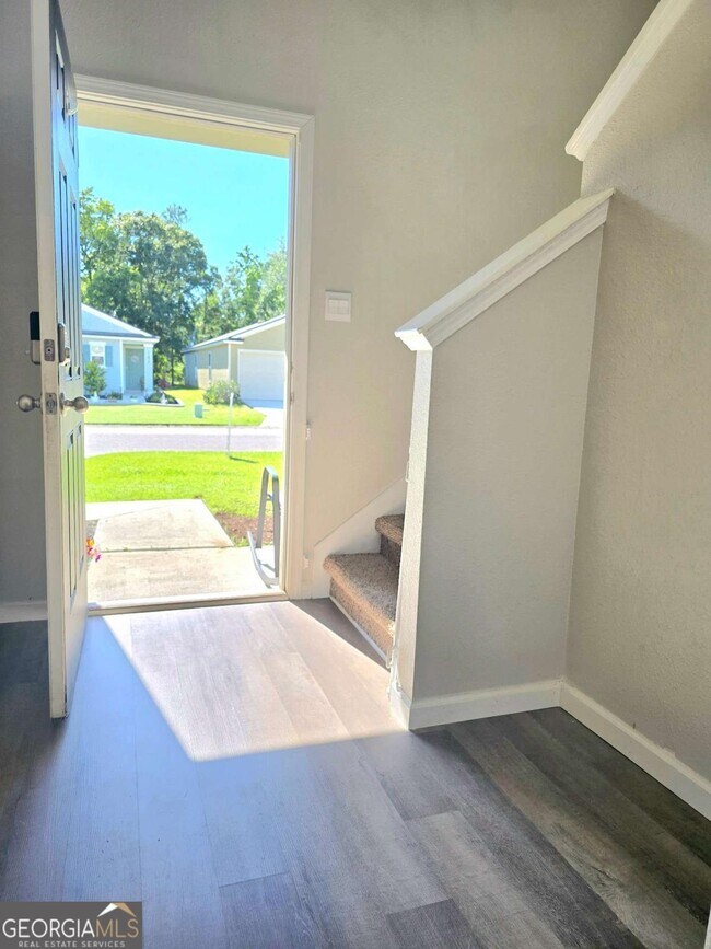 Foto del edificio - 131 Ashwood Cir