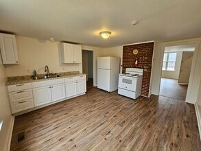 Building Photo - 71 Moultonville Rd