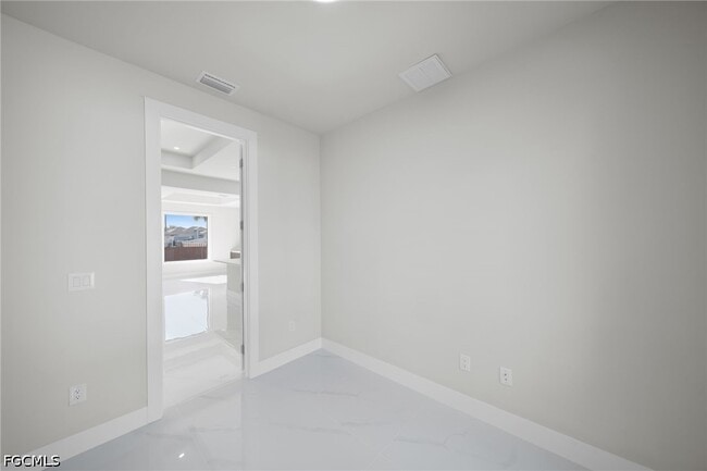 Building Photo - 2913 14th St W