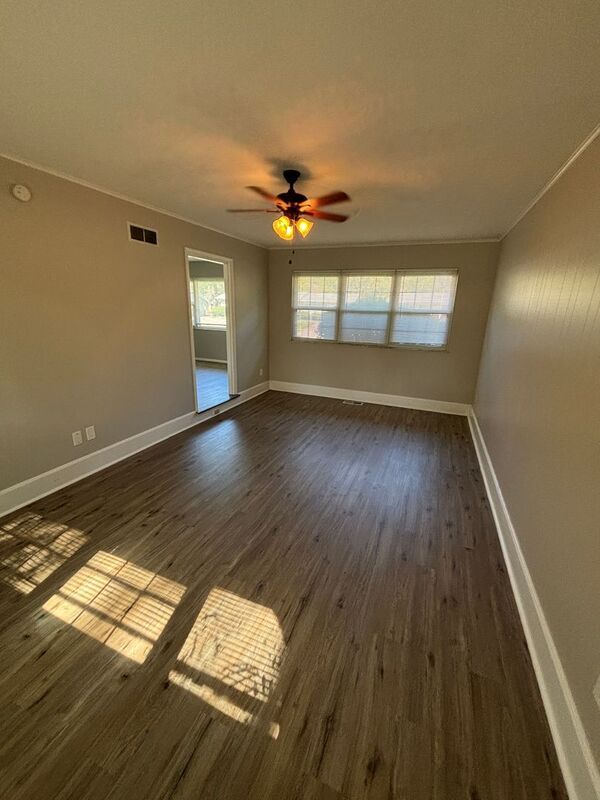 Building Photo - 1028 Briarbrae Dr