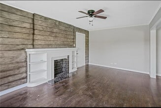 Building Photo - 1367 Normandy Dr