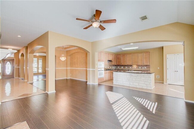 Building Photo - 718 Stansted Manor Dr