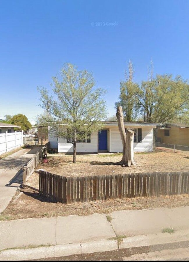 Building Photo - 4207 SE 16th Ave