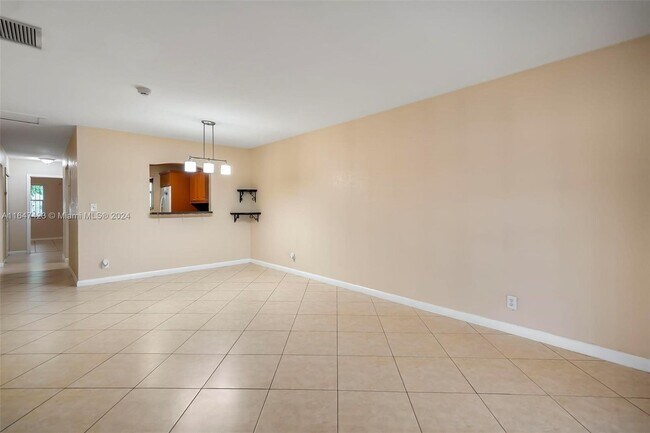 Foto del edificio - 5711 SW 24th Ave