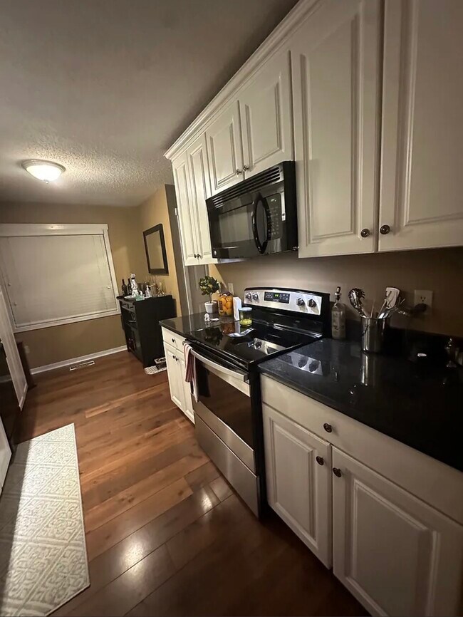 Foto del edificio - 98 Cannon Ridge Dr