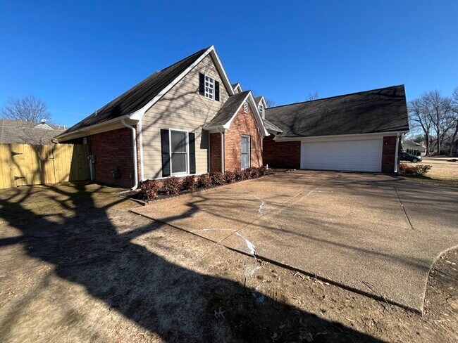 Foto del edificio - 8374 Kings Trail Cove