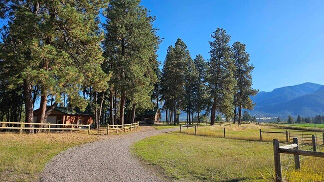 Foto del edificio - Beautiful cabin with privacy fully furnished