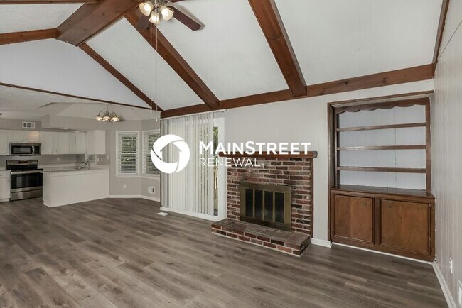 Foto del edificio - 4 Bedroom Pet-Friendly Home in Louisville, KY with Main Street Renewal