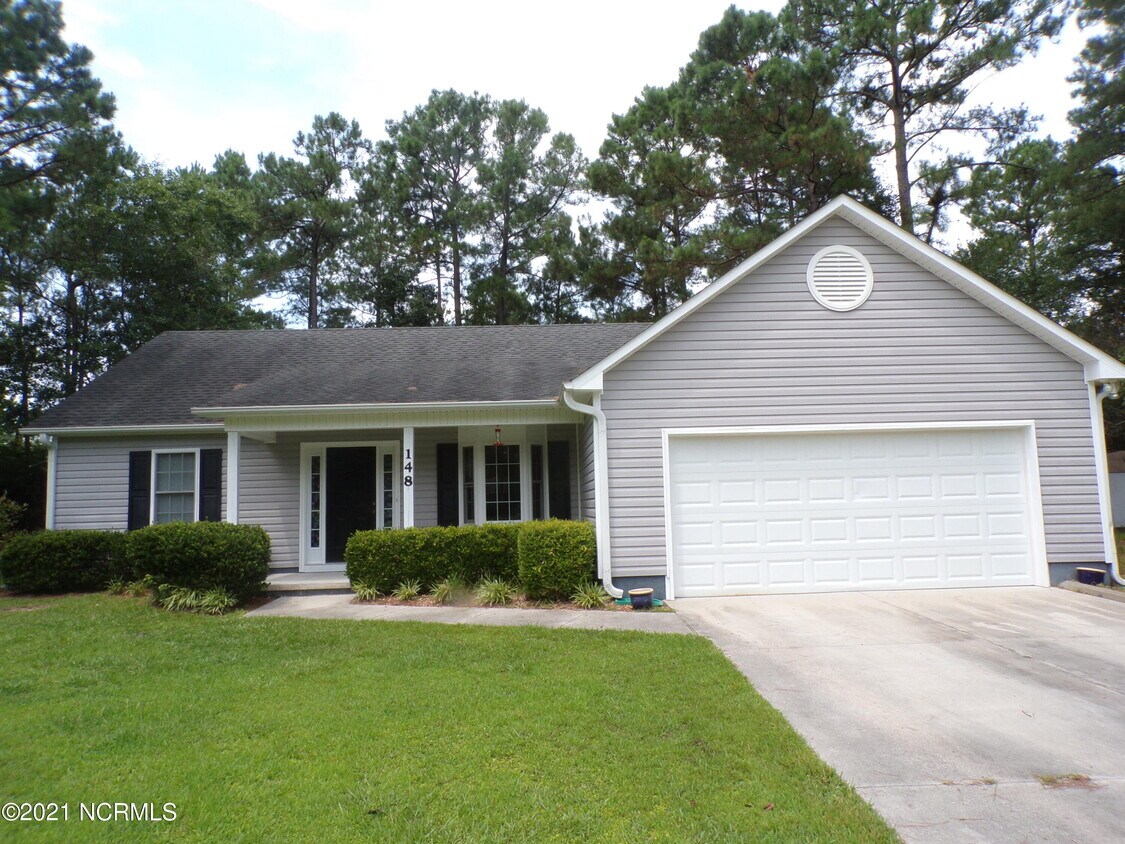 Primary Photo - 148 Live Oak Dr