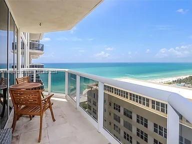 Primary Photo - 4775 Collins Ave