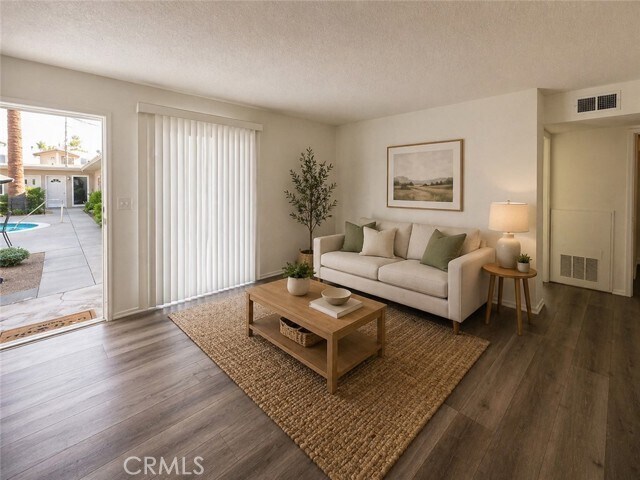Foto del edificio - 45421 Sunset Ln