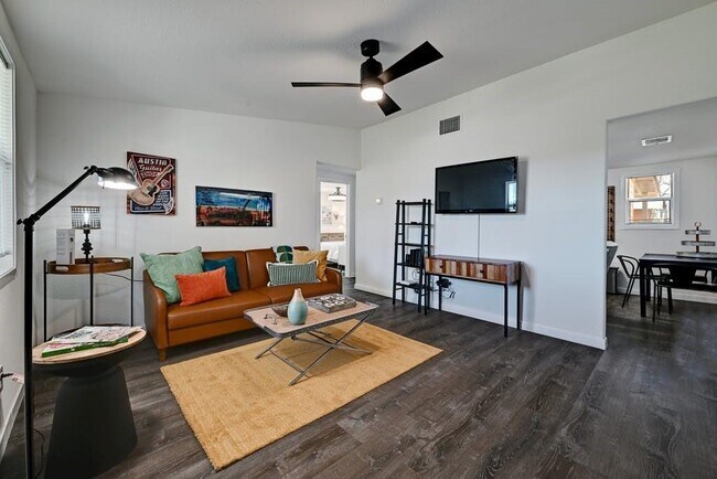 Foto del edificio - 5210 Rogers Ln