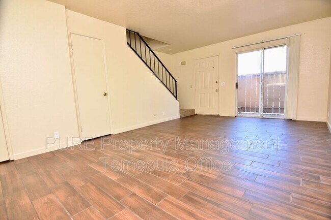 Building Photo - 28940 Calle Del Lago