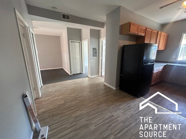 Foto del edificio - 7253 S Bennett Ave