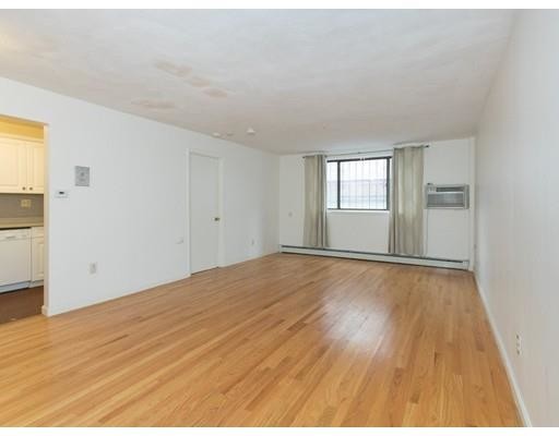 Primary Photo - 25 Linden Ave
