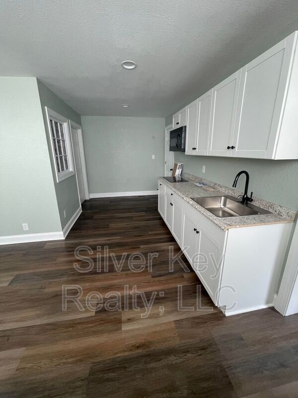 6 W Madison Ave Unit 6, Athens, TN 37303 Condo for Rent in Athens, TN