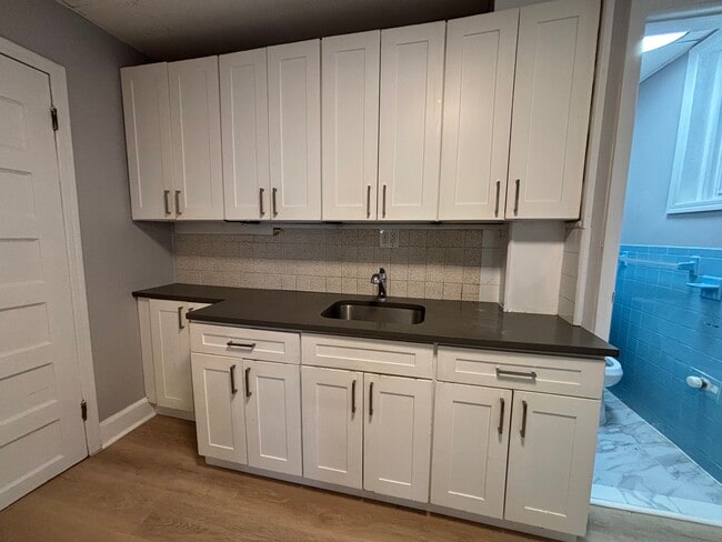 Modern Kitchen - 234 Inslee Pl