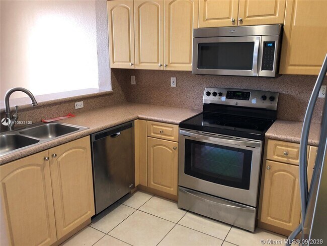 Building Photo - 17600 NW 73rd Ave