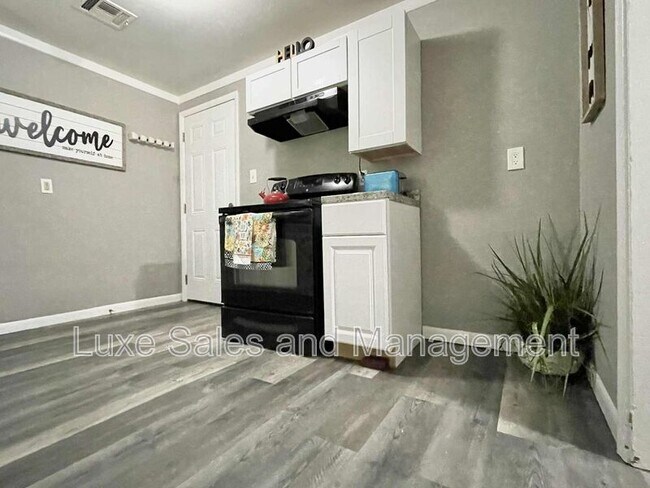 Foto del edificio - 4108 SE 22nd St