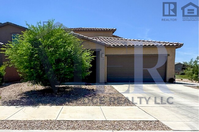 Foto del edificio - 4Bed/4Bath w/3 Car Gar-Tucson! $199 MOVE-I...