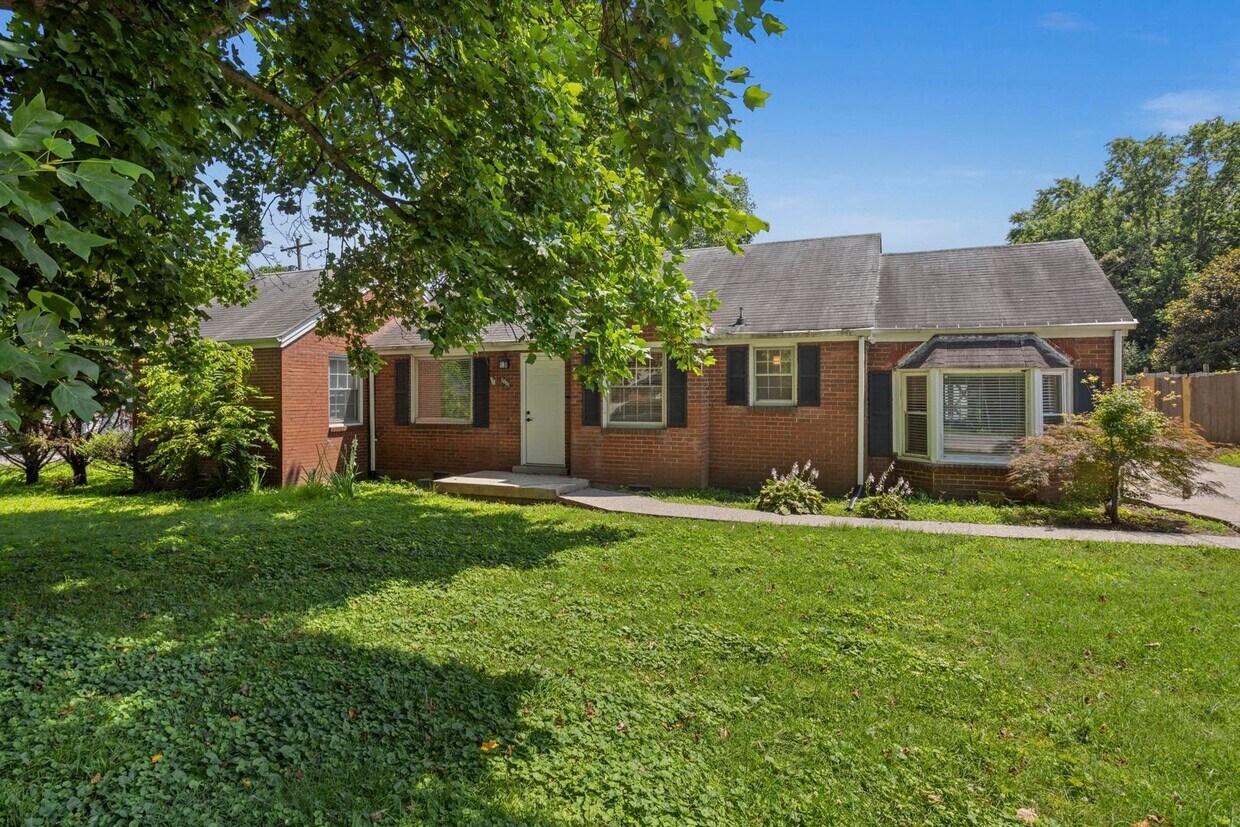 Photo - 1001 Horseshoe Dr-
