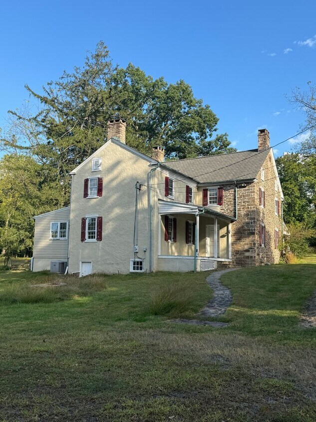 Primary Photo - Charming Doylestown Modern Farmhouse & Barn