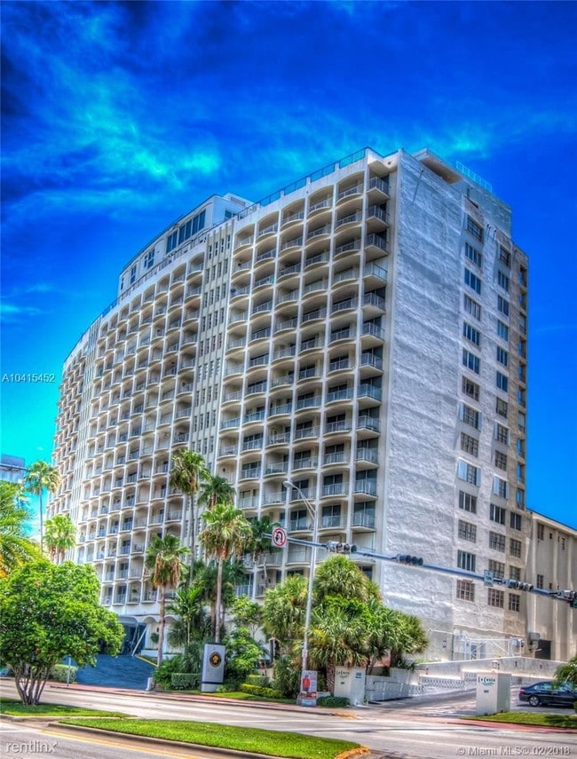 Building Photo - 5400 Collins Ave
