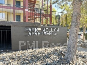 Building Photo - 160 Park St