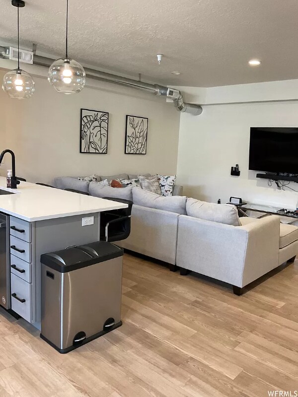 Foto del edificio - 451 N Beaumont Ct