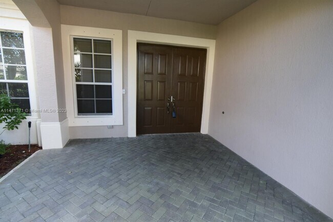 Foto del edificio - 3009 Santa Margarita Rd