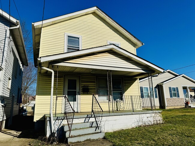 Building Photo - 1722 Harrisburg Rd NE