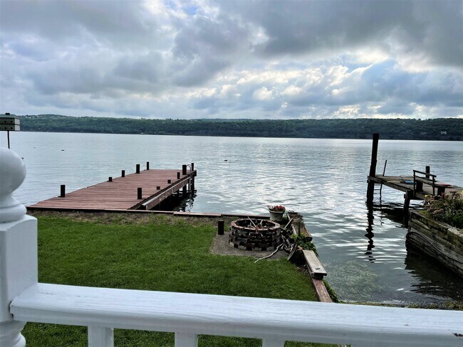 Foto del edificio - 1191 Taughannock Blvd