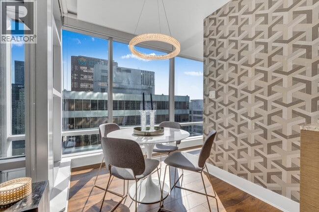 Building Photo - 1111 Alberni St